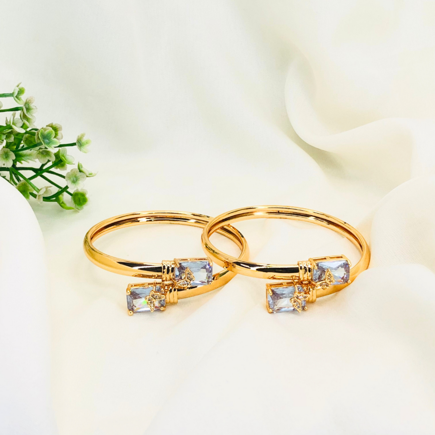 Nora Bangle (Set of 2)
