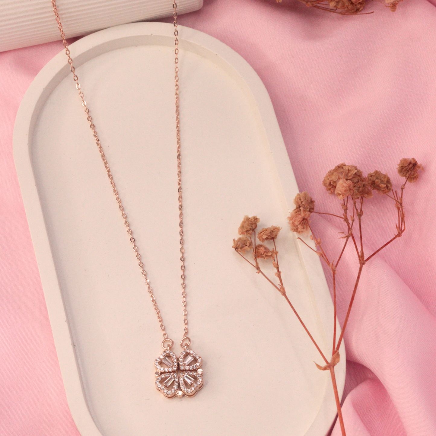 Shiny Clover Heart Necklace | Rose Gold Plated