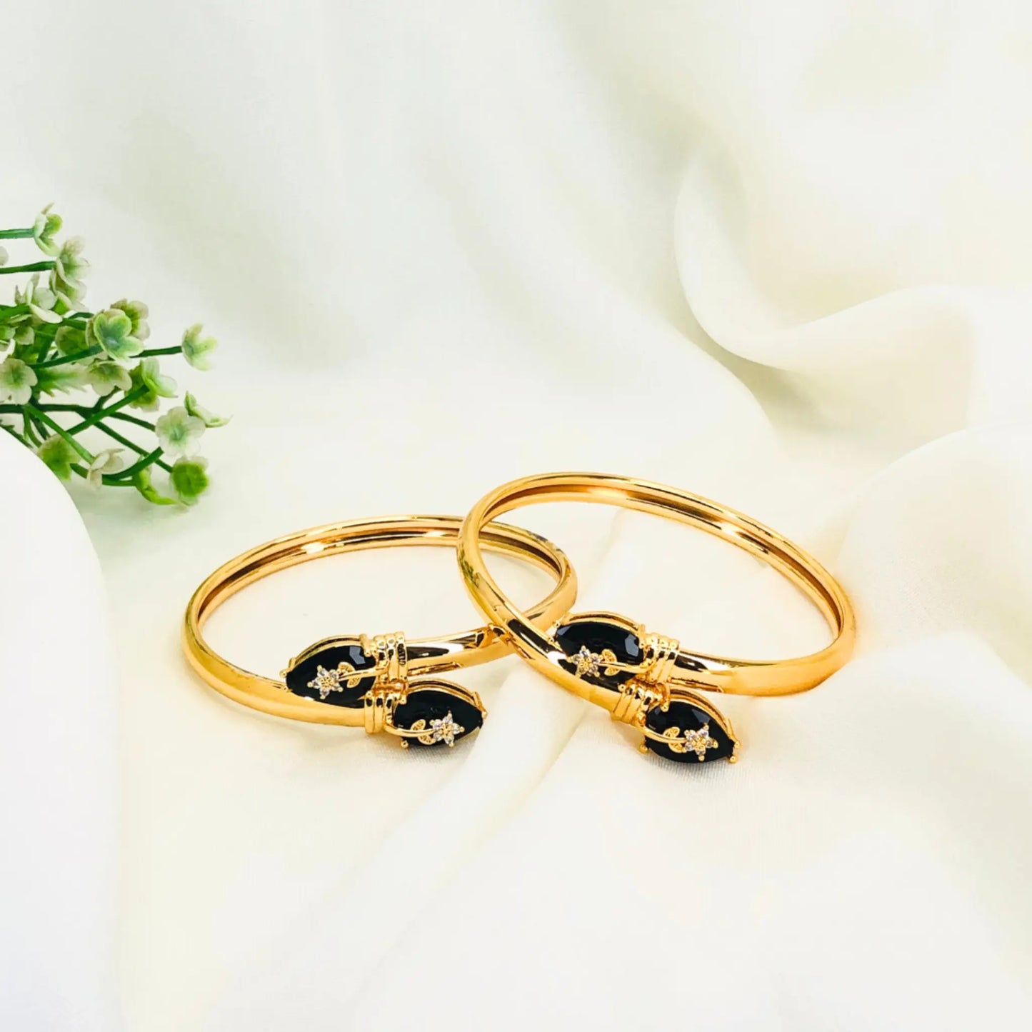 Amelia Bangle (Set of 2) Jewelry Miguel