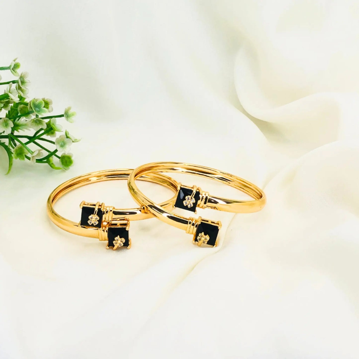 Emily Bangle (Set of 2) Jewelry Miguel