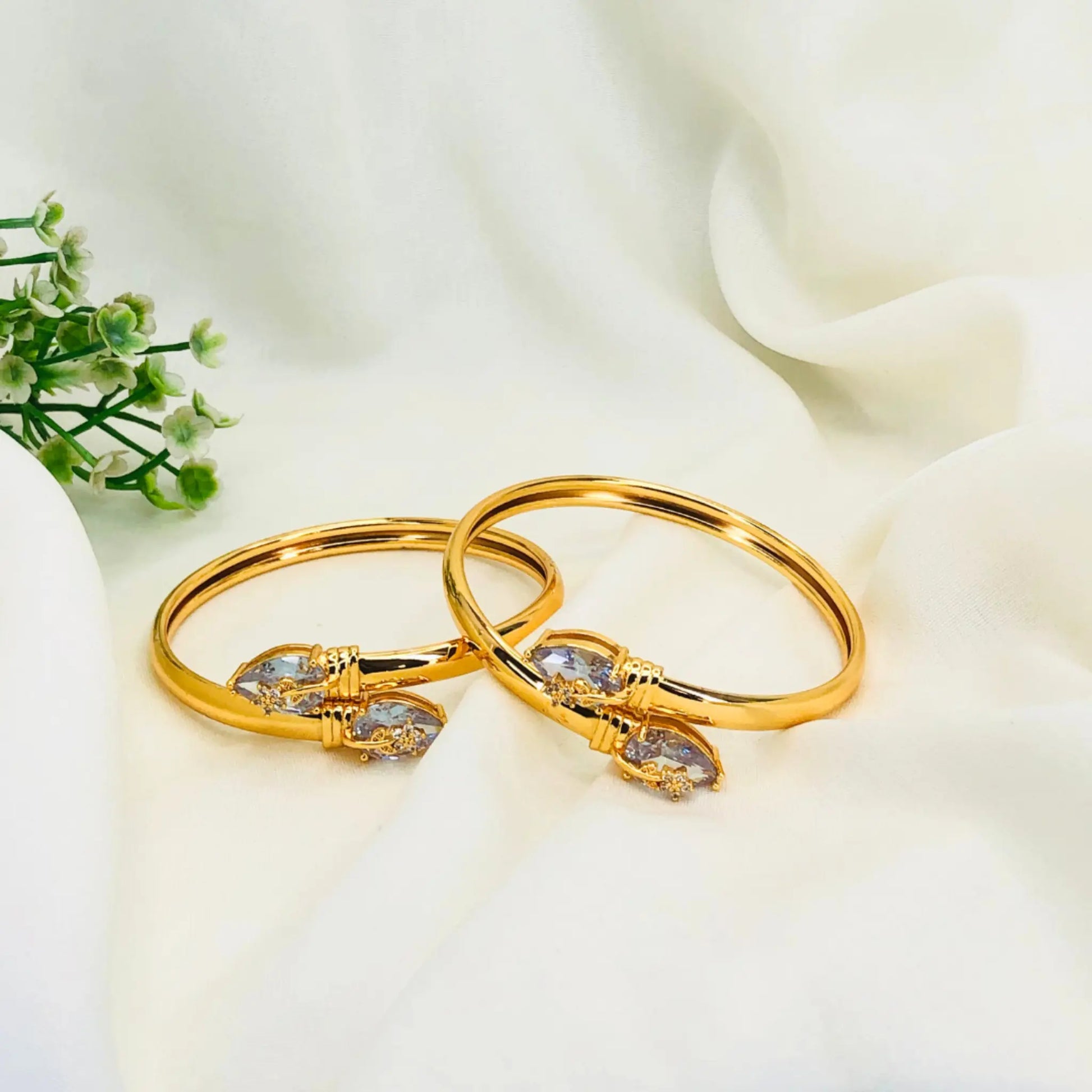 Victoria Bangle (Set of 2) Jewelry Miguel