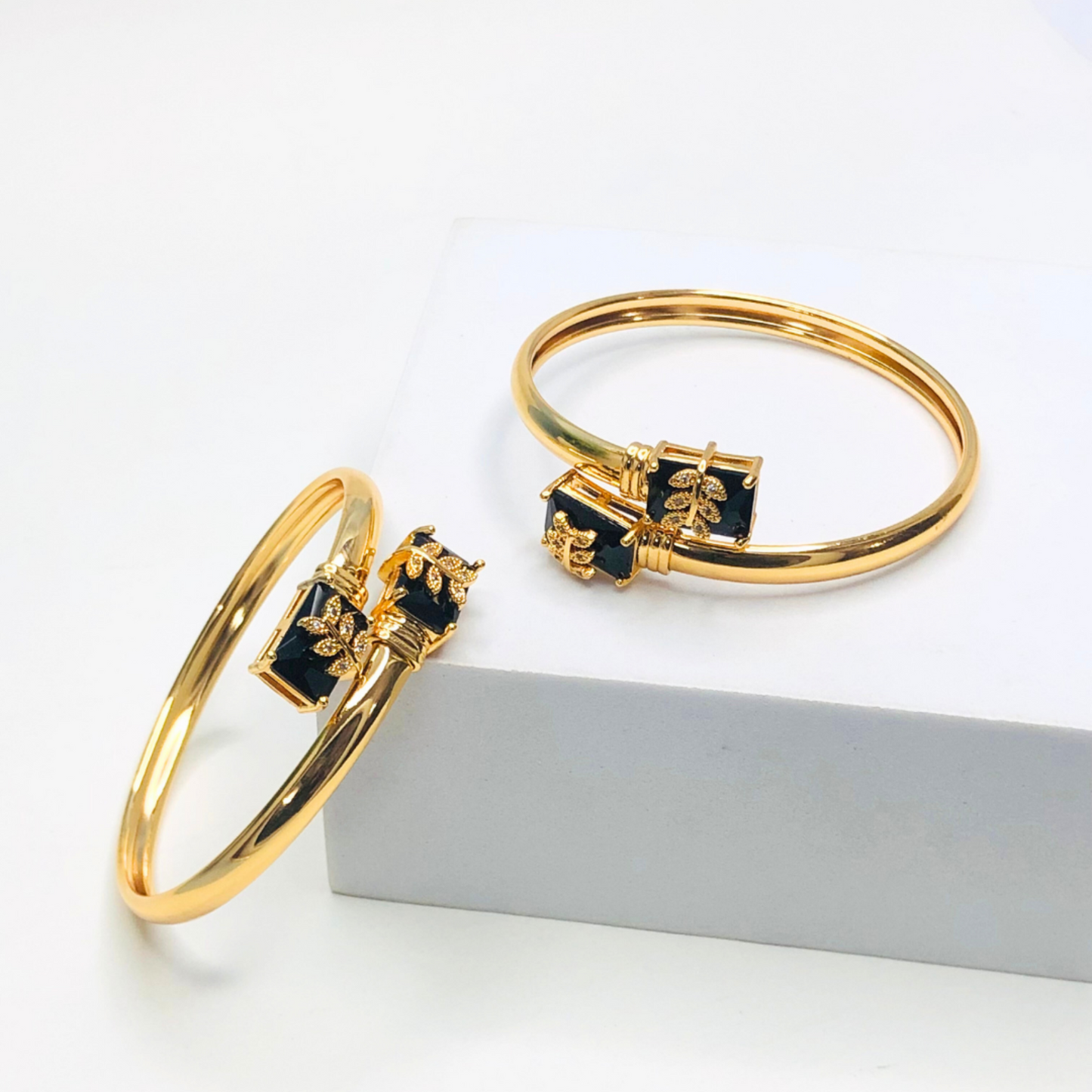 Clara Bangle (Set of 2)