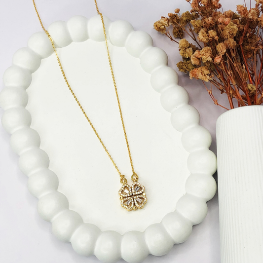 Shiny Clover Heart Necklace | Gold Plated