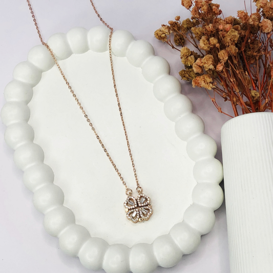 Shiny Clover Heart Necklace | Rose Gold Plated