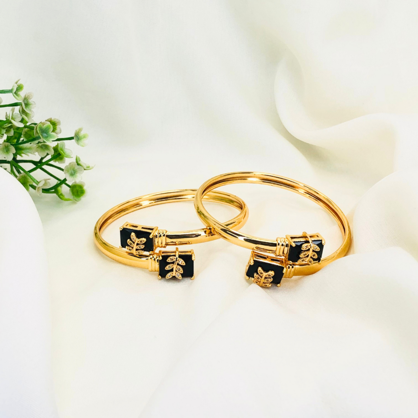 Clara Bangle (Set of 2)